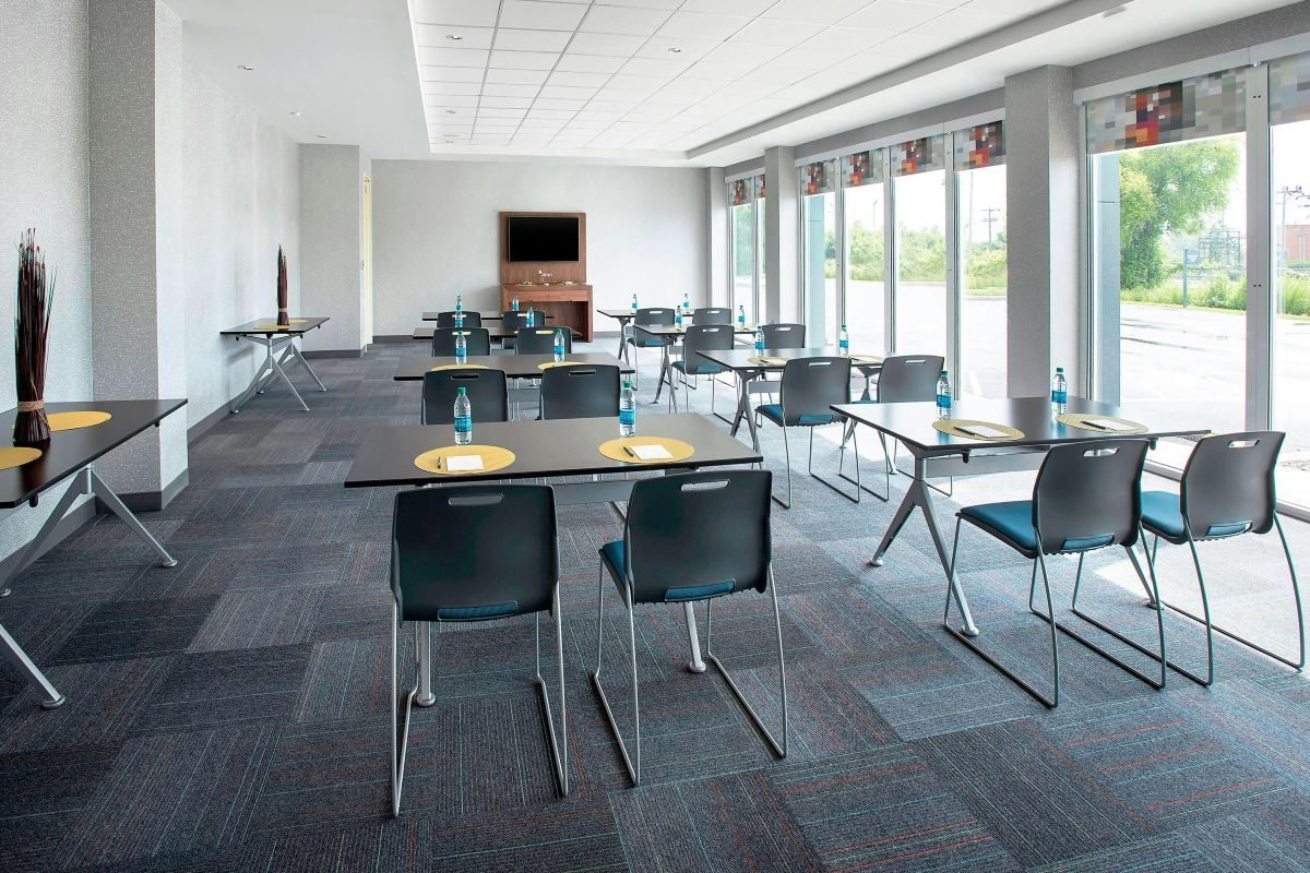 Aloft Buffalo Airport