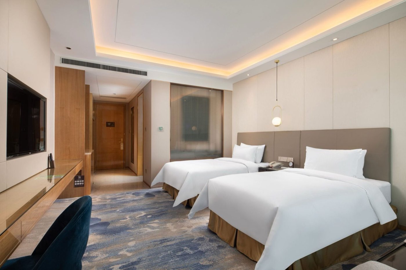 Auto City Ruili Hotel