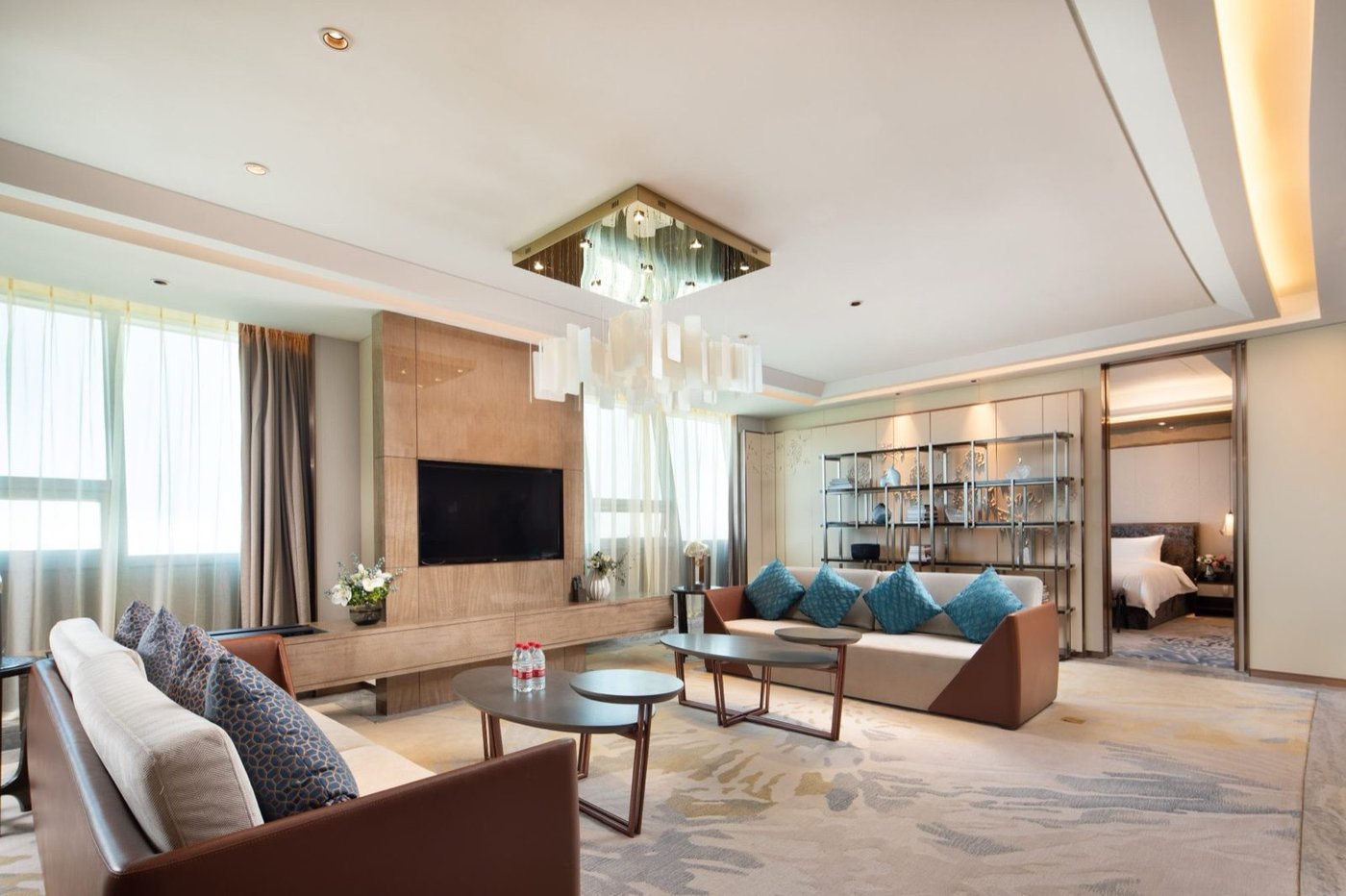 Auto City Ruili Hotel