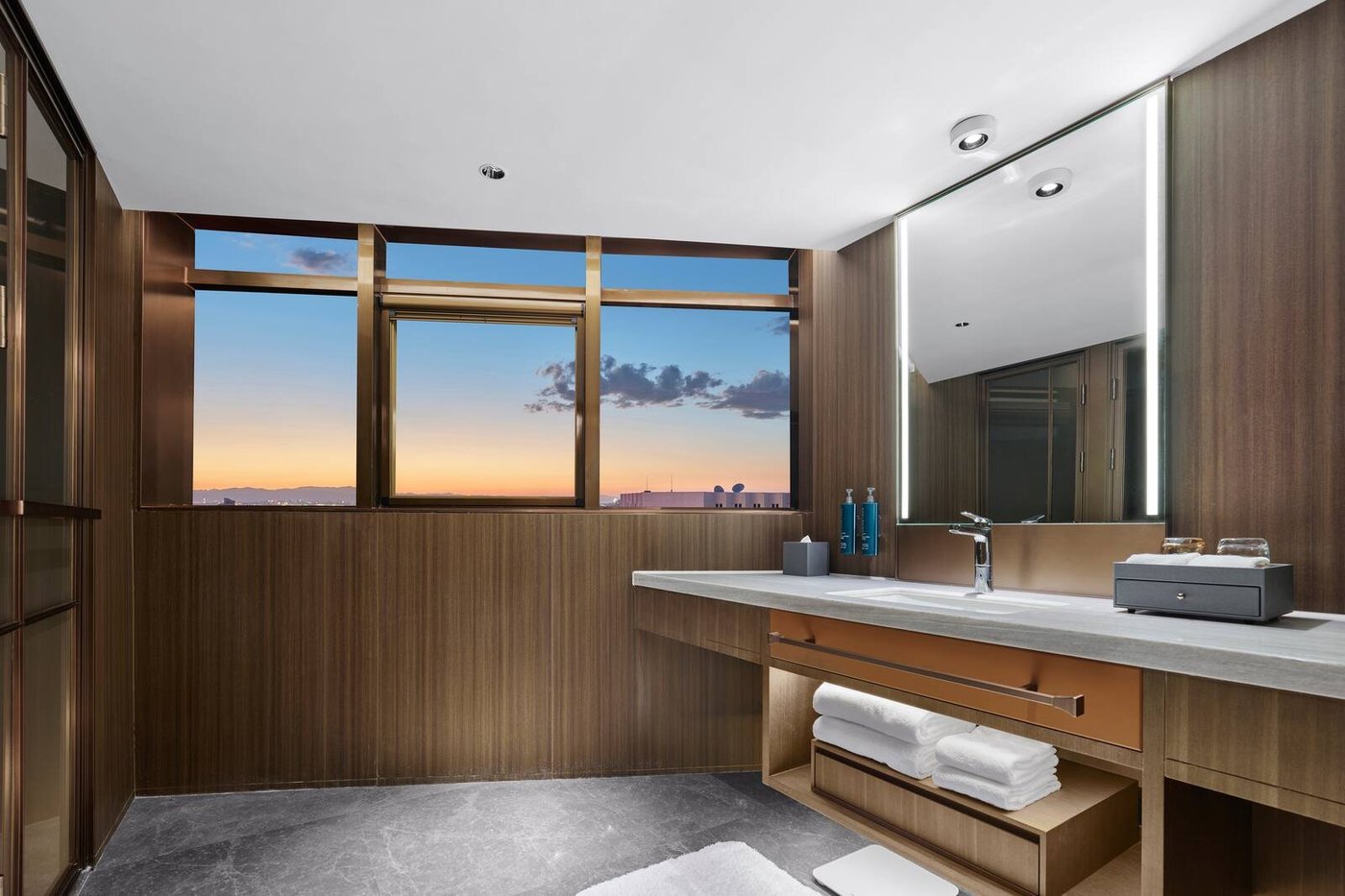 DoubleTree by Hilton Beijing East Third Ring Road