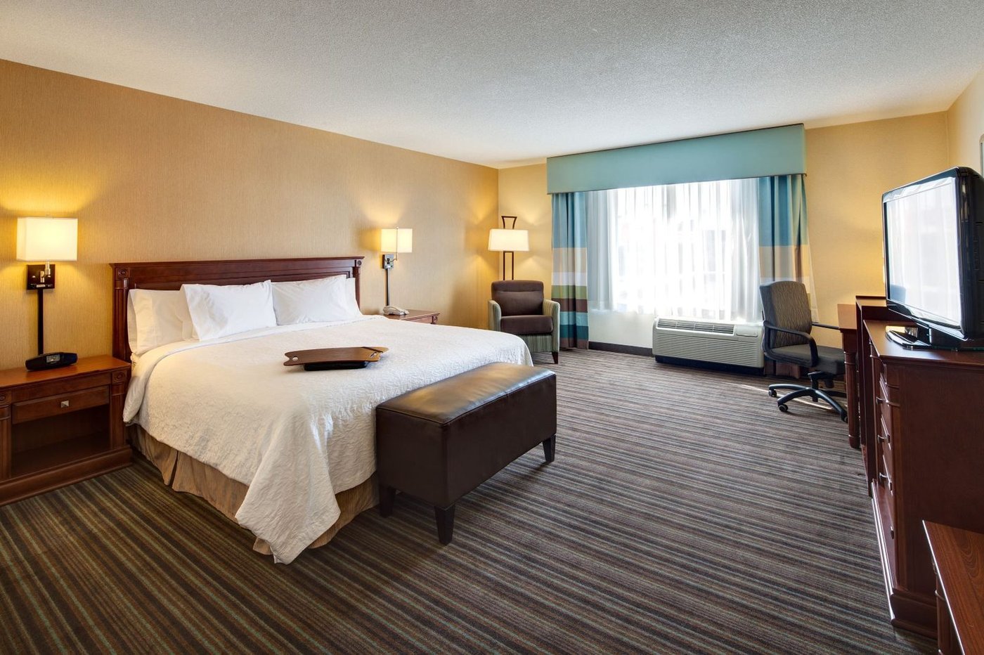 Hampton Inn & Suites by Hilton Toronto Airport