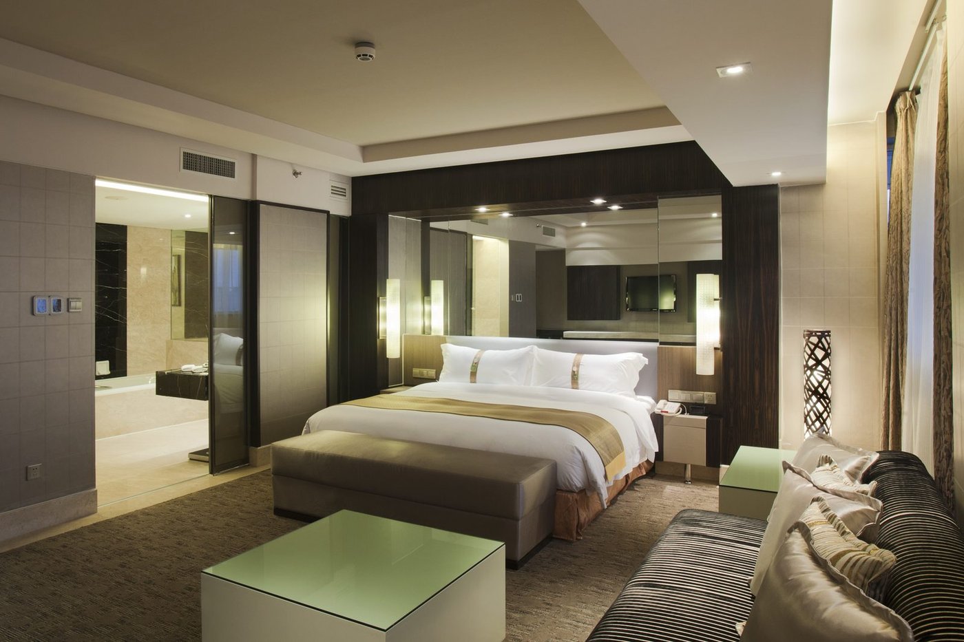 Holiday Inn Hangzhou City Center