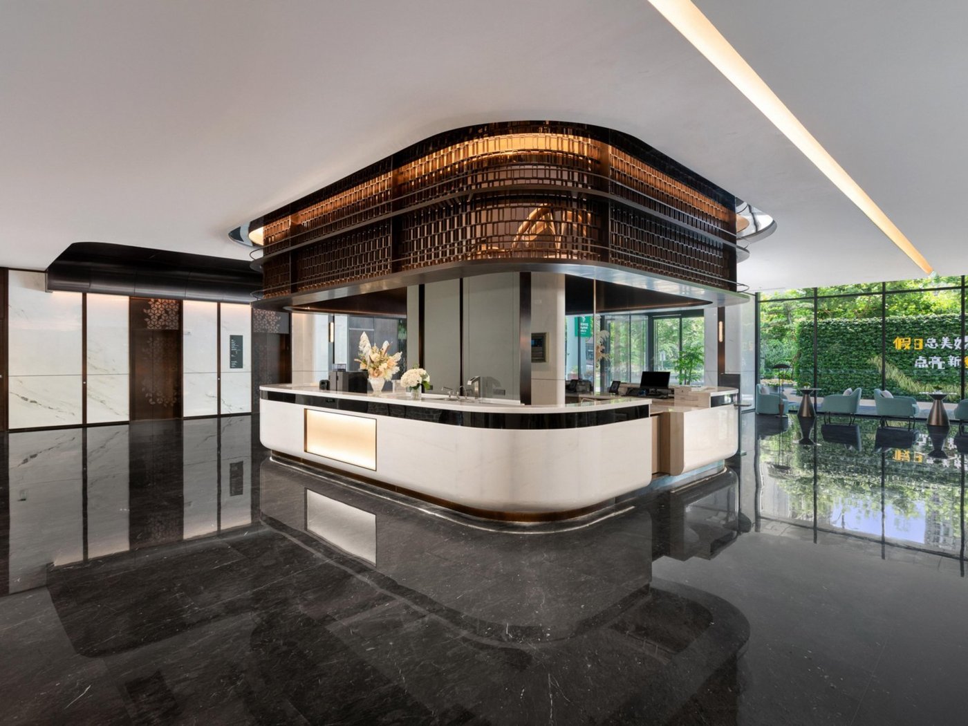 Holiday Inn & Suites Shanghai Changfeng